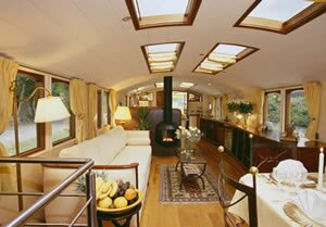 Languedoc canal barge hotels
