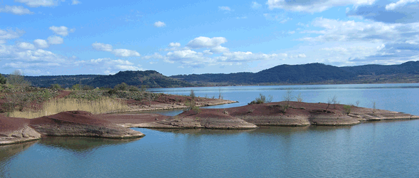Lake Salagou