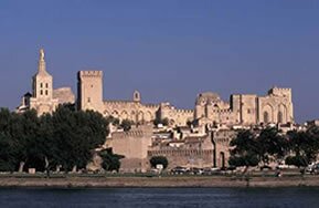 Car hire in Avignon