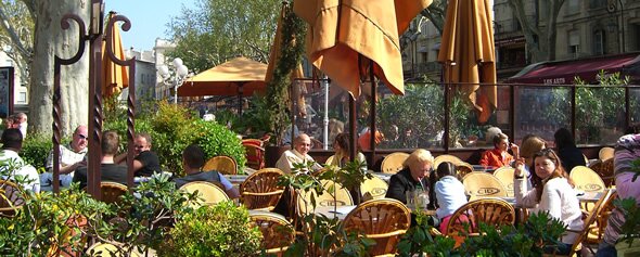 Lively cafes, Avignon