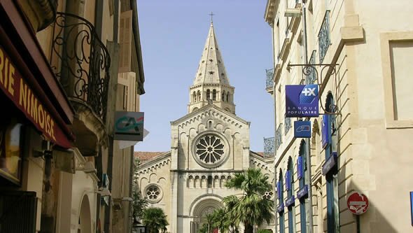 Nimes street scene
